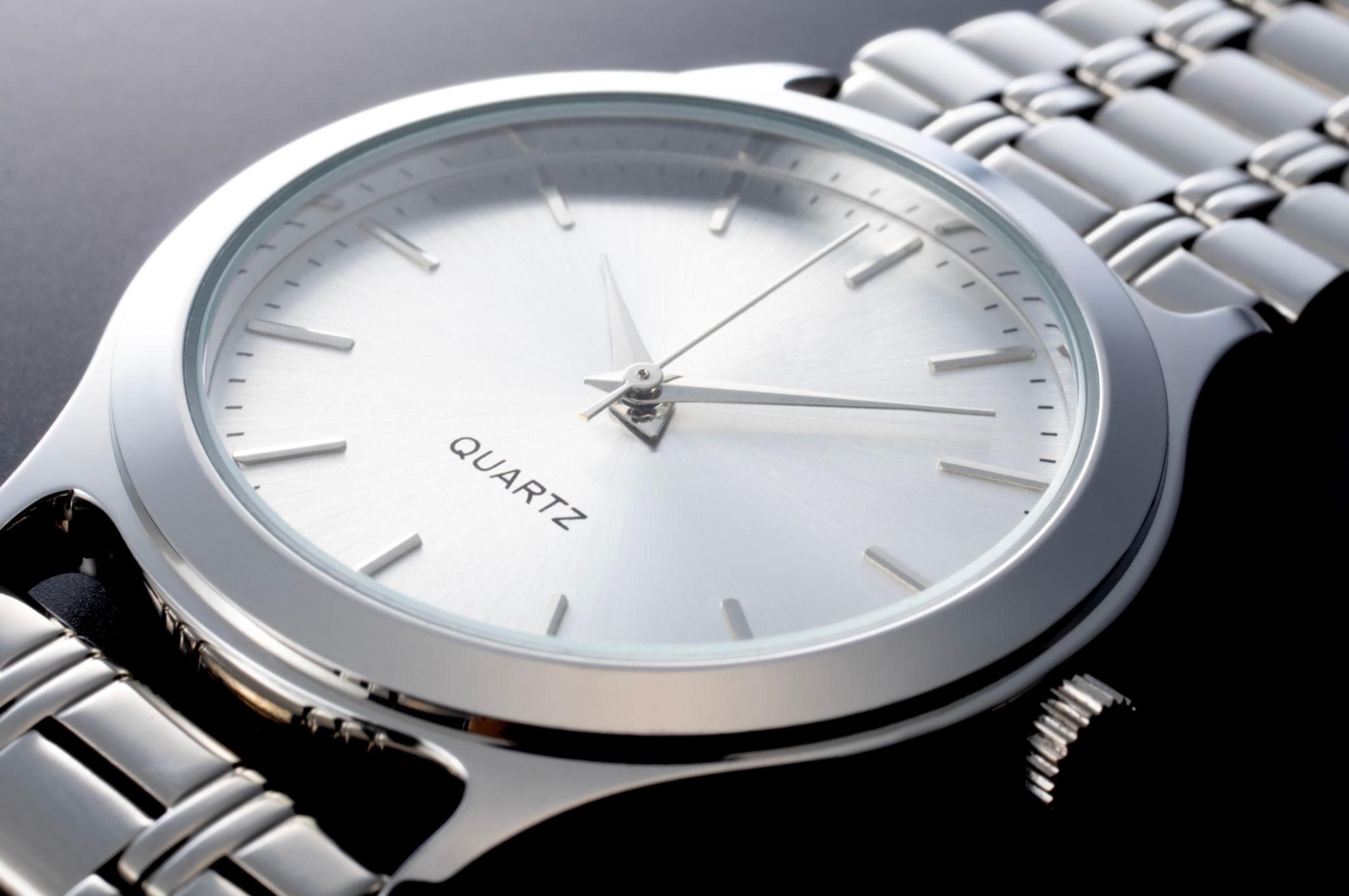 Đồng hồ Quartz là gì?